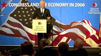 Sen. Cornyn presents the latest happenings on Capitol Hill and discusses the current state of our nation's economy at the Greater Houston Partnership luncheon.  (3/21/2006 Photo courtesy of the Greater Houston Partnership)