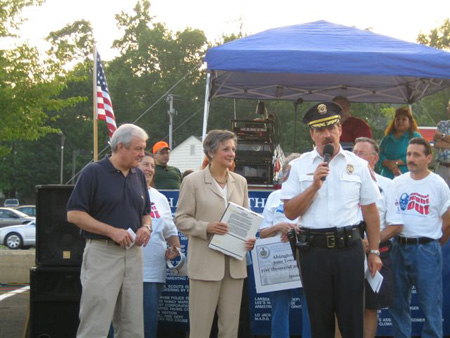 Congresswoman Schwartz attends Abington Night Out to meet with constiuents and talk about important safety measures for our communities.