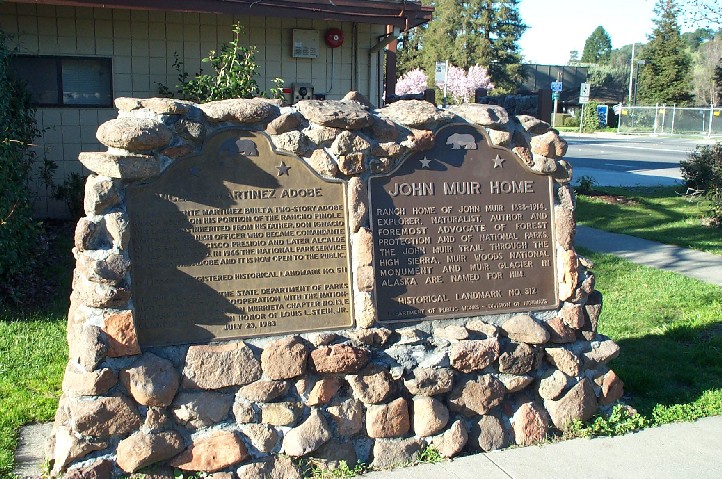Photo of the plaques at the entrance of the John Muir Home