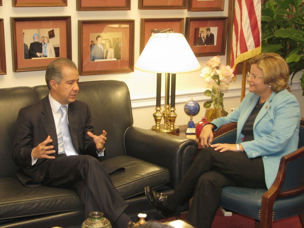 Ranking Member Ileana Ros-Lehtinen meets with Colombian Attorney General Mario Iguarn to discuss Colombia FTA and ongoing efforts to improve human rights record.