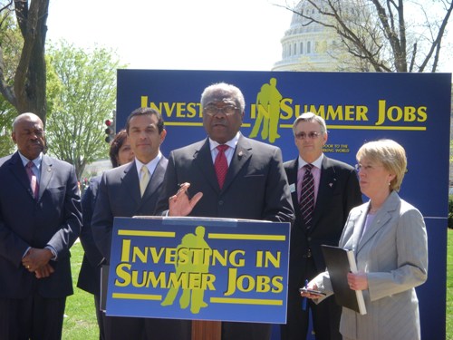 House Majority Whip James E. Clyburn is joined by Senator Patty Murray (D-WA) and Los Angeles Mayor Antonio Villaraigosa at a press conference to call for implementation of a summer jobs program. 