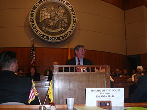 Photo of Senator Domenici addressing the New Mexico legislature