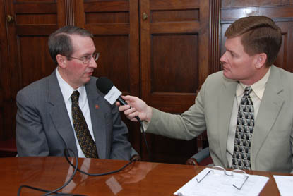 Picture: Ranking Member Bob Goodlatte talks with AgriTalk host Mike Adams about the upcoming farm bill reauthorization during AgriTalk's Washington coverage. (March 14, 2007)