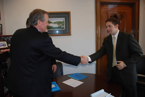 Senator Crapo meeting with Idahoans