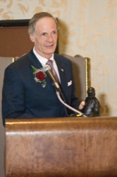 Senator Carper receives a Lifetime Achievement Award