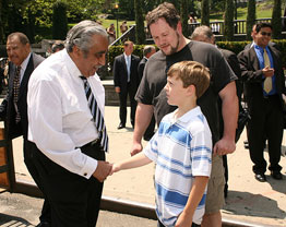 Congressman Rangel Meets Constituents.