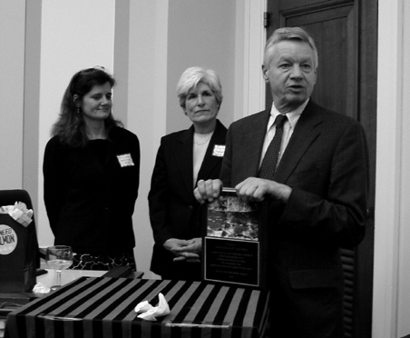 Rep. Tom Petri receives Sockeye Leadership Award