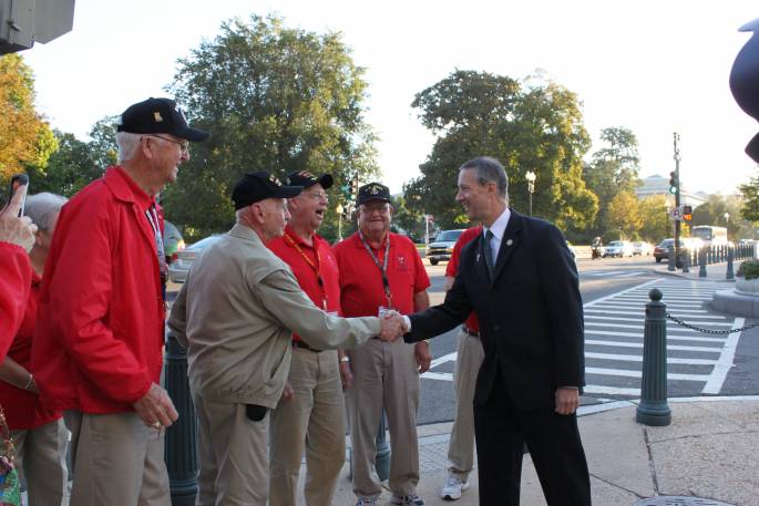 Congressman Thornberry Greets Honor Flight Veterans