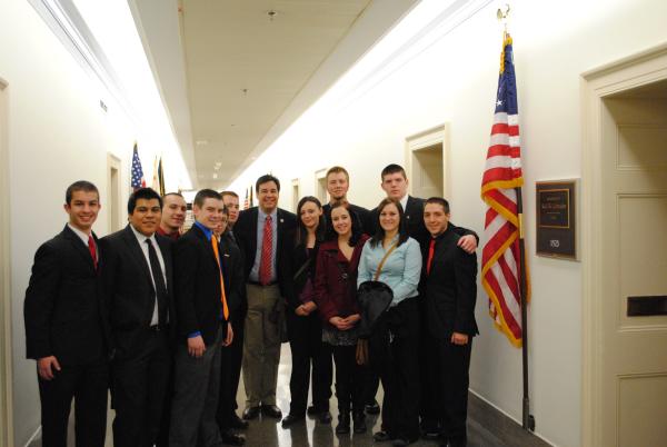 Members of Boise State College Republicans Meet with Congressman Labrador