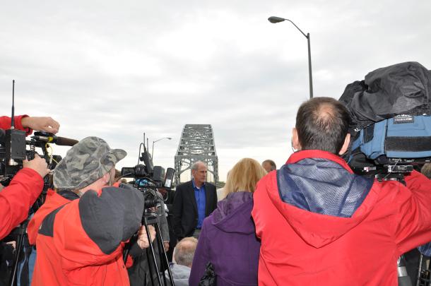 Senator Coats at the Sherman Minton Bridge
