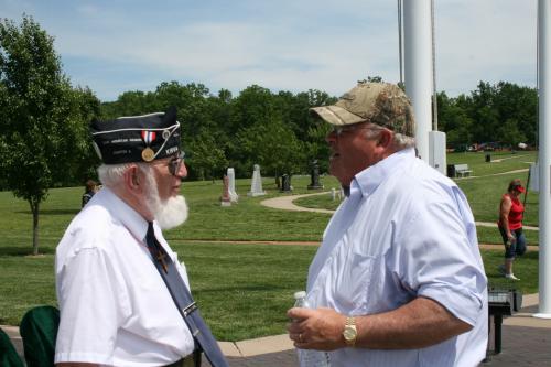Billy talks with Gordon Campbell of the Korean War Veterans Association