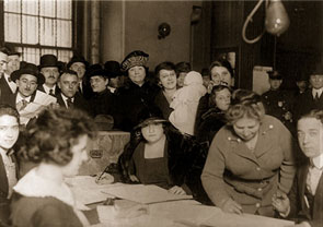 Women crowd a voting poll in New York City during elections in 1922. After passage of the 19th Amendment two years earlier, the major political parties scrambled to register women. But a potent voting bloc of women voters, which some observers predicted, never materialized. 
