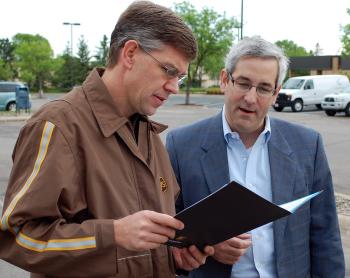 Rep. Paulsen spends time at UPS during his Energy Tour