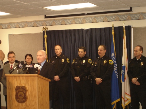 Kohl Discusses COPS Program with Green Bay Local Law Enforcement