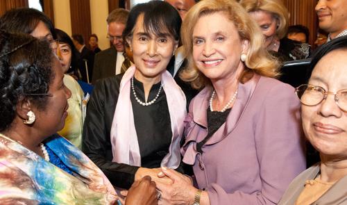 Burmese activist Aung San Suu Kyi receives Congressional Gold Medal feature image