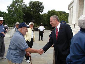 Congressman Murphy had the opportunity to meet many of the veterans on the trip and thank them for their service.