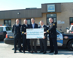 Lipinski Delivers Federal Funds to Justice Police Department