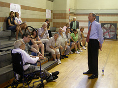 Lipinski Speaks with Constituents at Town Hall