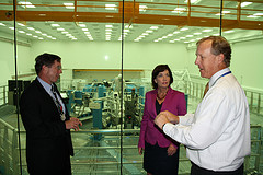 Rep. Hochul visits U of R's Laboratory for Laser Energetics