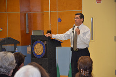 Rep. Becerra Speaks with Constituents at Highland Park Coffee