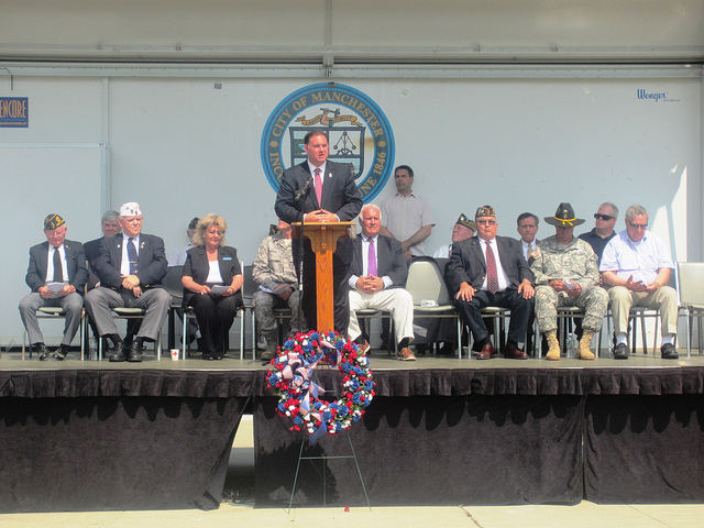 Congressman Guinta spoke to a crowd of Veterans on Memorial Day