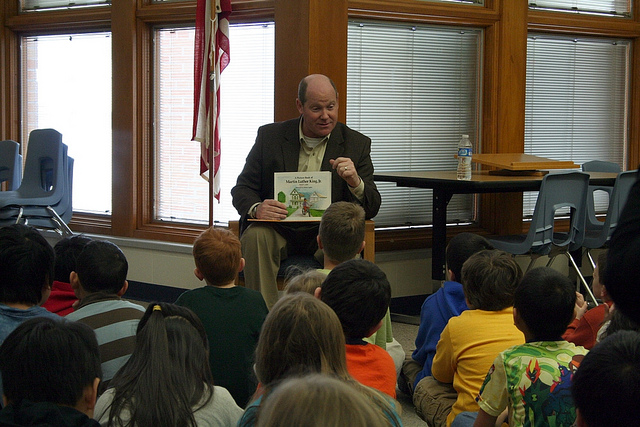 Rep. Ribble about to read to elementary school children