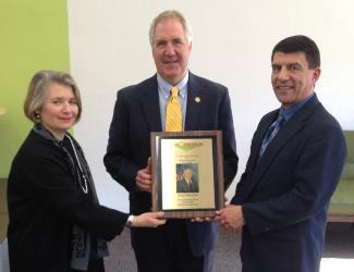 Photo: This week I had the privilege of receiving the AgriBusiness Leader of the Year award from the St. Louis AgriBusiness Club for my support of the agriculture industry.
http://agwired.com/2013/01/09/shimkus-named-agribusiness-leader-of-the-year/