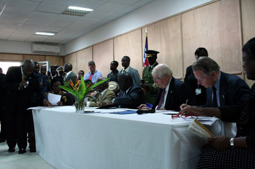 2010 July Liberia Chairman and RM sign MOU with Parliament of Liberia