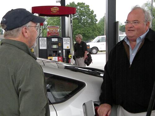 Billy talks gas prices with John Putnam in Carthage