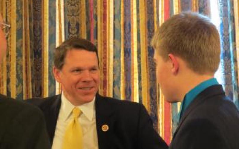 Congressman Graves speaks with a young constituent from the 6th District