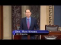 Wyden Remembers Victims & Roseburg Community 1 year After UCC Shooting