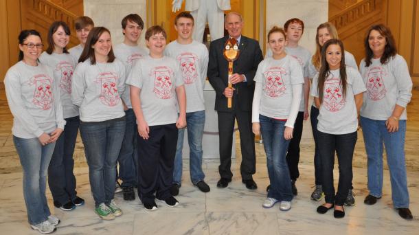 Senator Coats Meets with Junior State of America Students
