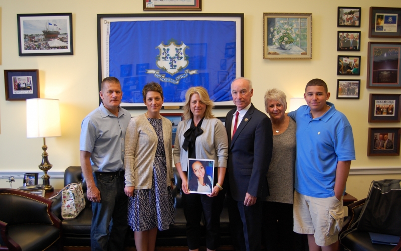 Jennifer Kelly and her family in Congressman Courtney&#039;s Washington office
