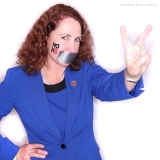  Elizabeth participates in the annual NOH8 (“No Hate”) campaign to demonstrate her support for LGBT marriage and gender equality.