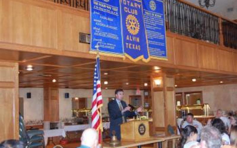 Congressman Olson speaks to the Alvin Rotary