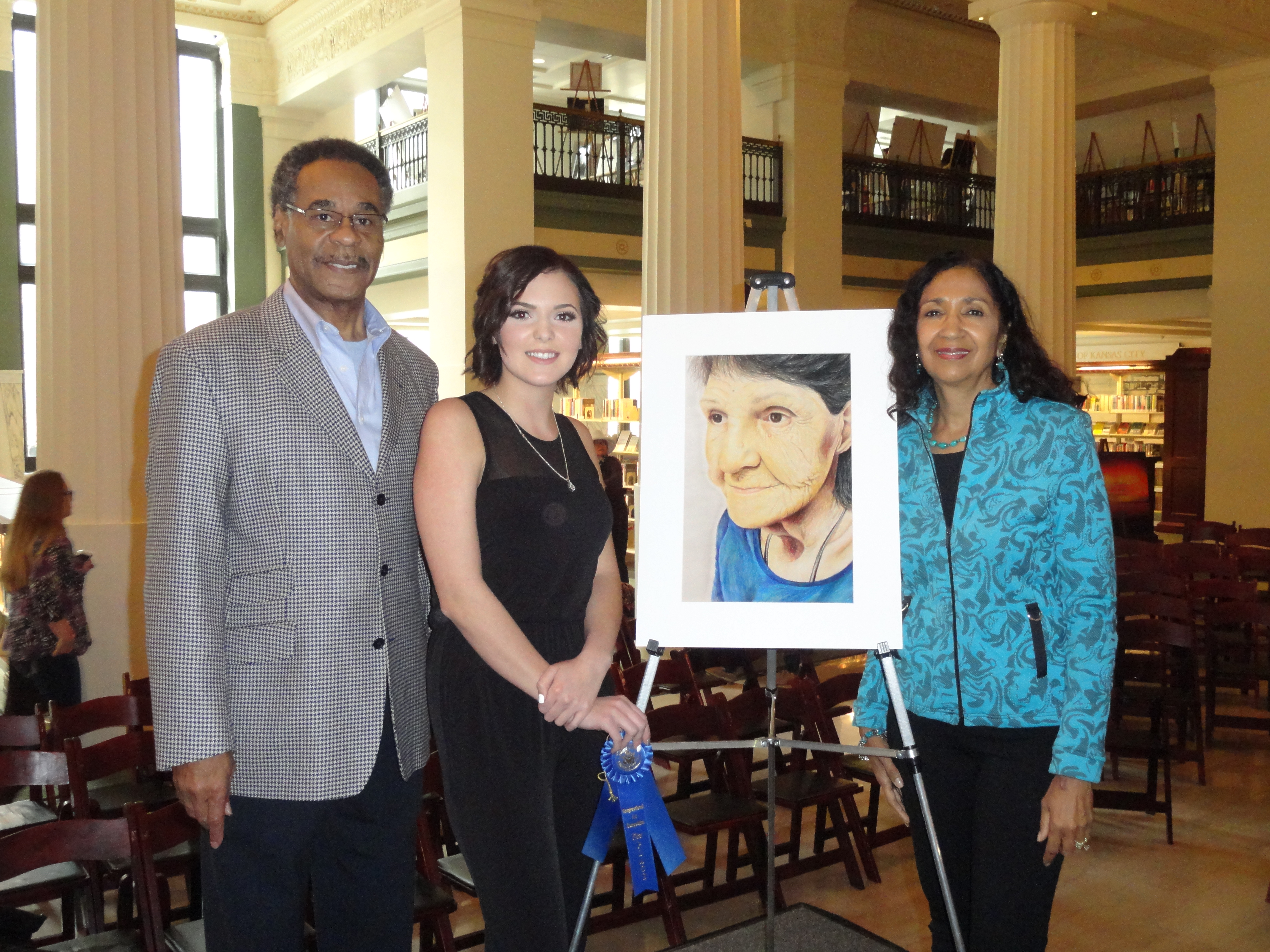 Annabelle Cash of Blue Springs High School Student wins top award for art entry