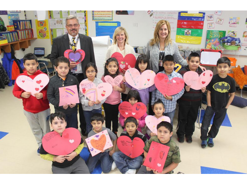 Valley View Students Make Valentines for Vets