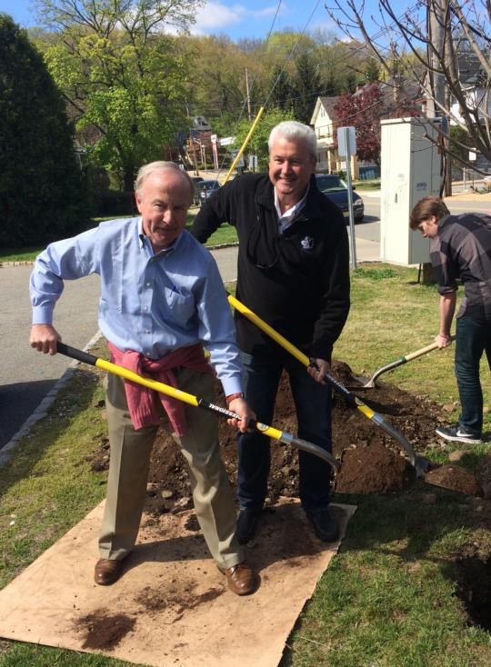 Rep. Frelinghuysen marks Arbor Day at Morristown High School with Mayor Tim Dougherty