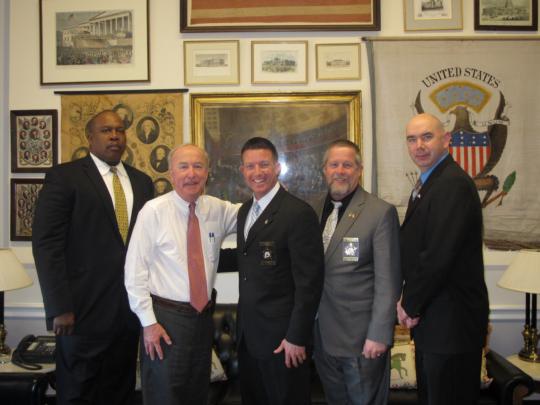 Rep. Frelinghuysen speaks with the New Jersey Fraternal Order of Police in Washington 