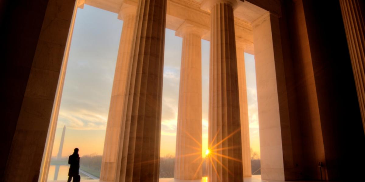 Lincoln Memorial sunrise view